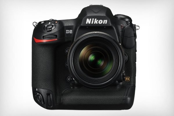 Nikon D5 Kit